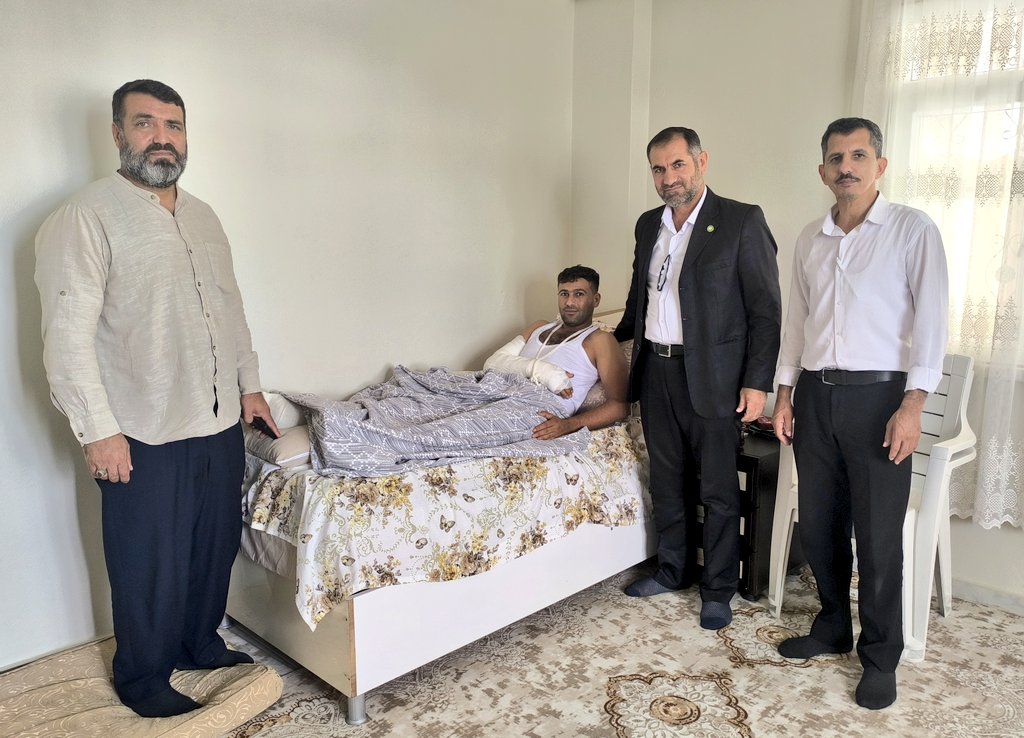 🤝 Geçmiş Olsun Ziyareti

İlçe Başkanımız Hikmet Tanış, beraberindeki heyet ile birlikte kısa bir süre önce trafik kazası geçiren Ahmet Bayram kardeşimizi Şahin Mahallesi’ndeki evinde ziyaret ederek geçmiş olsun dileklerinde bulundu.

Allah şifa versin. 🤲

#HÜDAPAR #Ziyaret