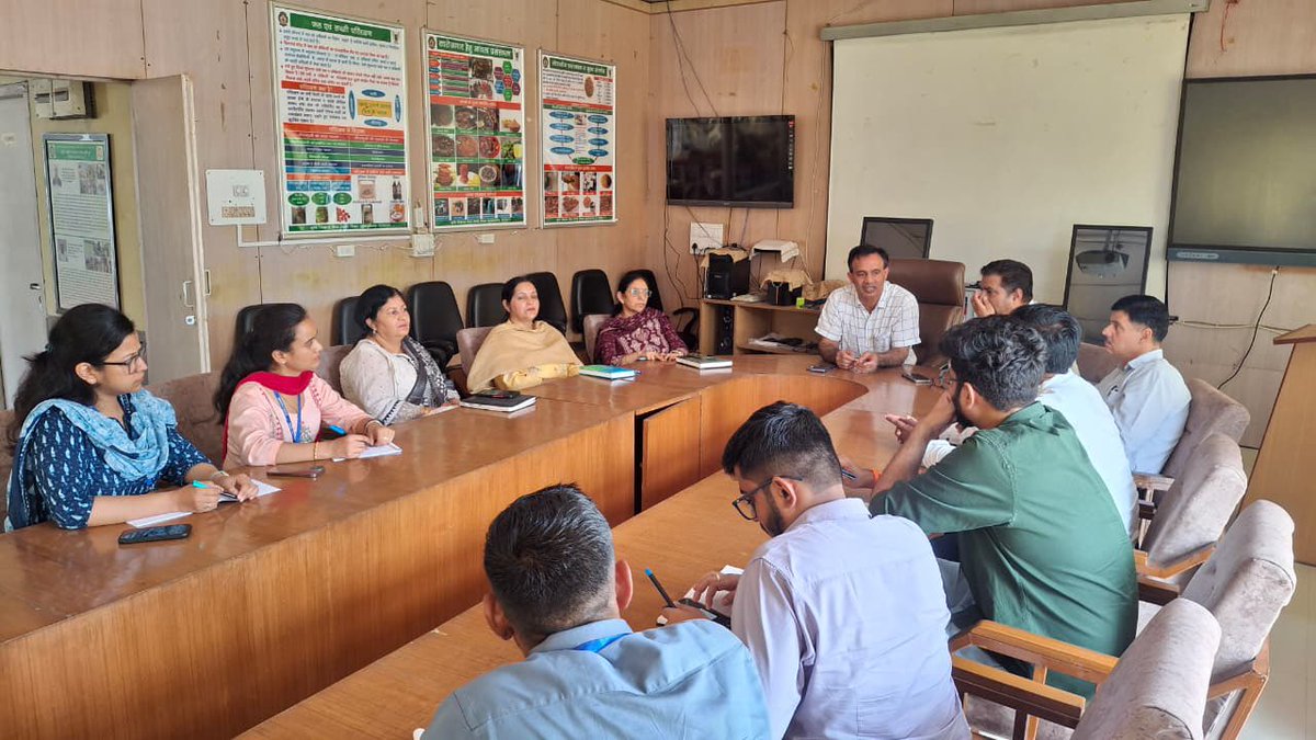 kvkmandihp1's tweet image. Interaction of KVK Mandi faculty with ARS Scientist-Trainees during Field Experience Training (FET) under #FOCARS.
An enriching exchange of ideas fostering #capacitybuilding, #extension, and #innovations for farmers’ welfare. 

@icarindia  @atari1icar  @AgriGoI  @PMOIndia…