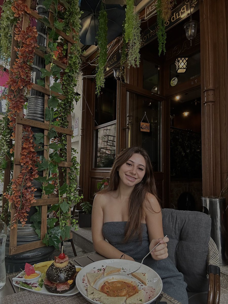 ALEXANDRA tweet media