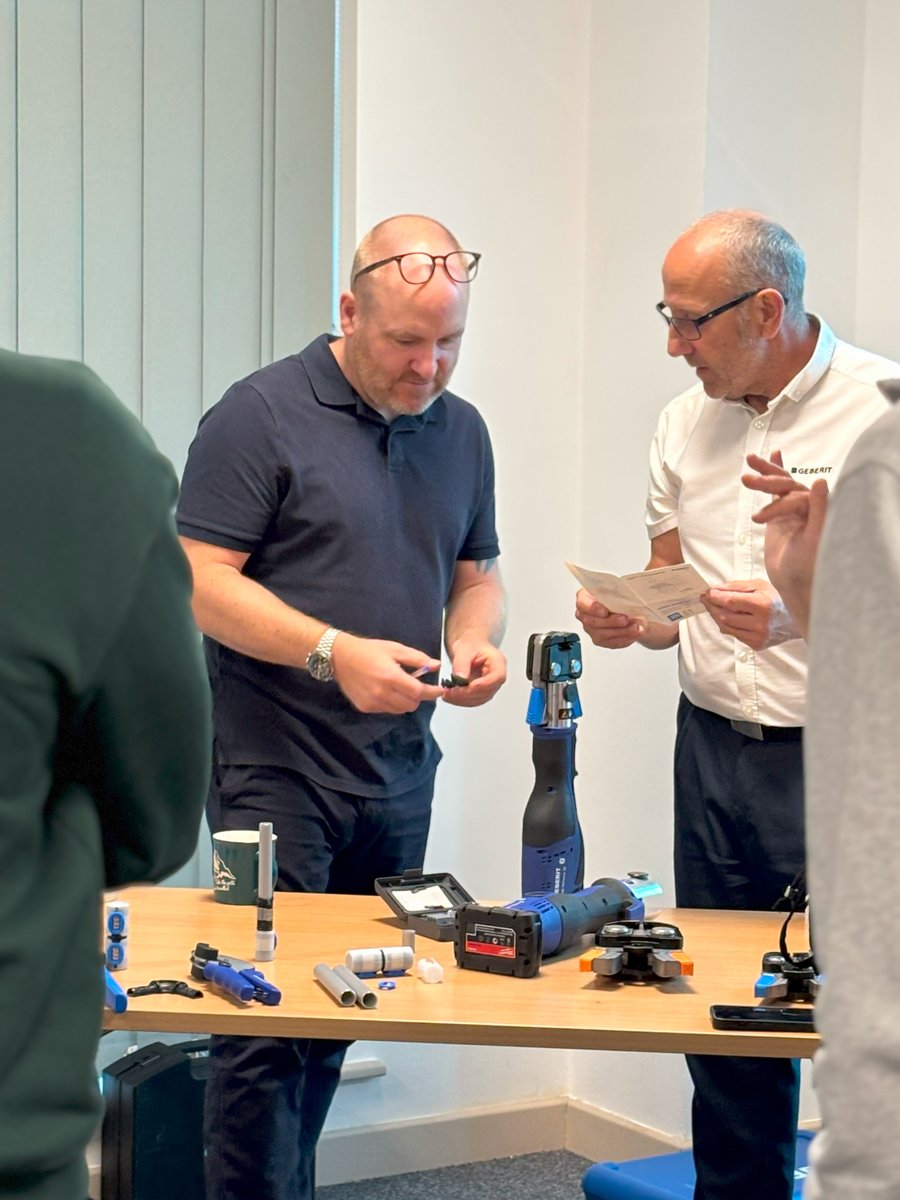 BriggsForrester's tweet image. 🛁GEBERIT  BATHROOM PIPING DAY 🛁

Yesterday Geberit hosted their bathroom piping day at our Northampton head office, showcasing their products and latest innovations in the plumbing industry. 

#excellenceateverylevel #supplychain #geberit #plumbing #bathroominstallation