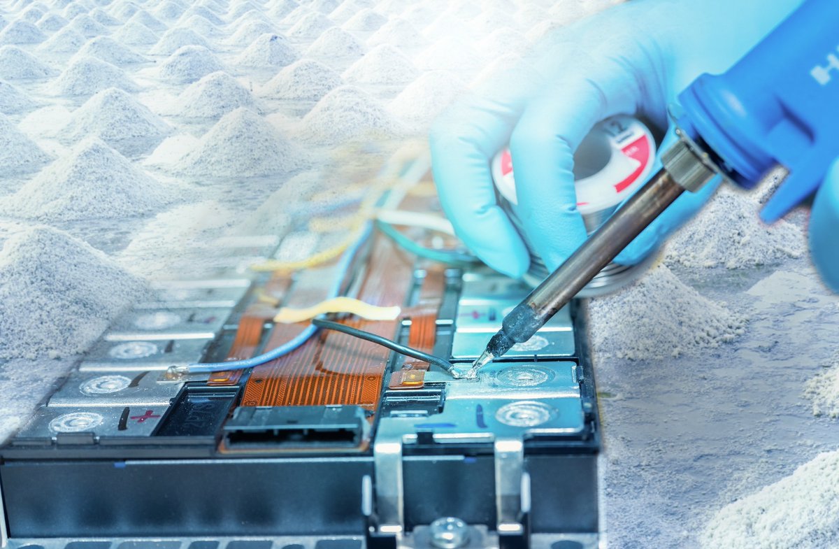 AZoNano's tweet image. Covalent organic nanosheets could revolutionize sodium-ion batteries with unprecedented stability and customizable performance. ⚡🔋 Discover how this breakthrough may power the future: azonano.com/news.aspx?news…
#EnergyStorage #BatteryTech