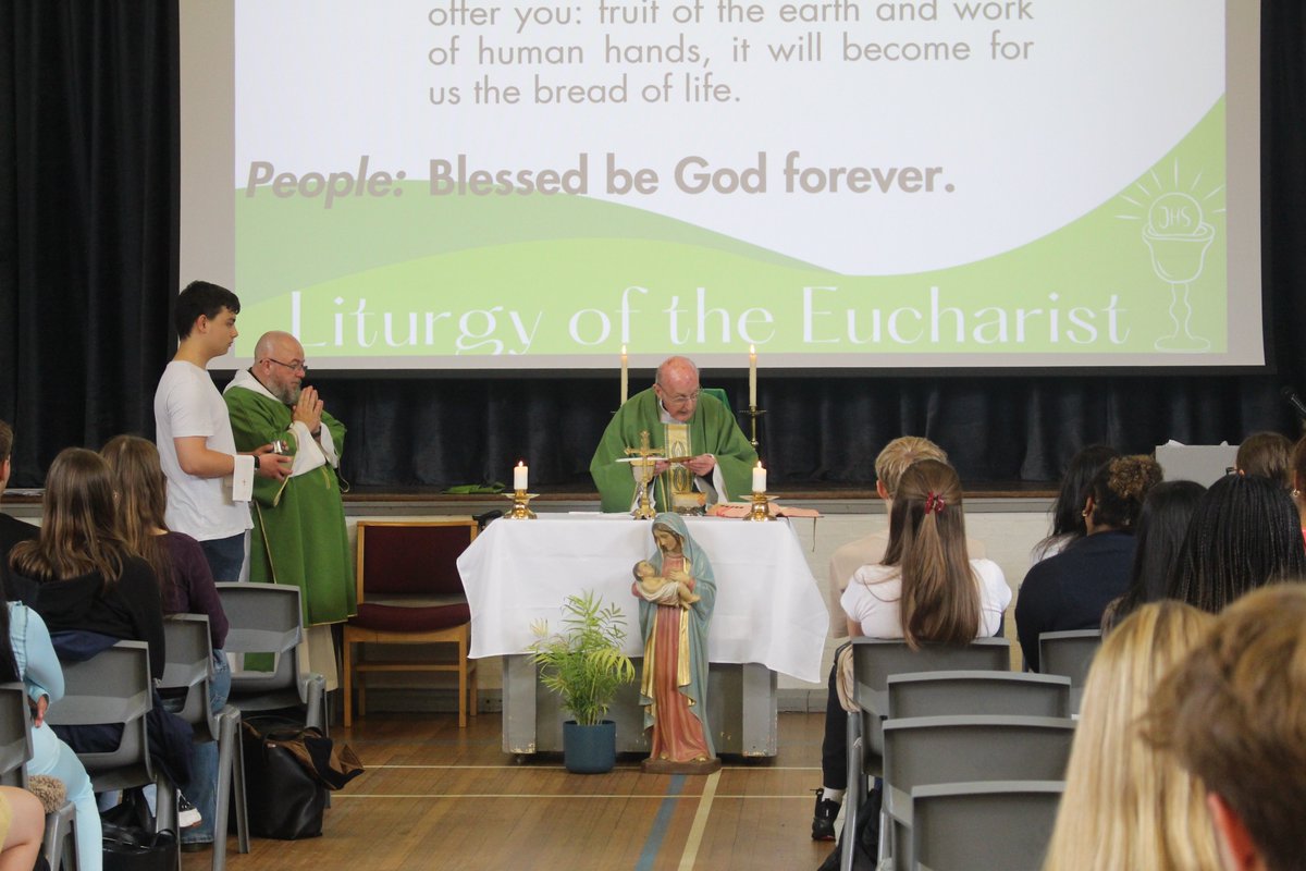 Year 12 Retreat Day 🌟
Yesterday, our Year 12 students took part in their retreat day, focusing on our mission, community, and the value of service. A special thank you to everyone who helped make this such a meaningful experience for our students.🙏
#RetreatDay #Service #DeLisle