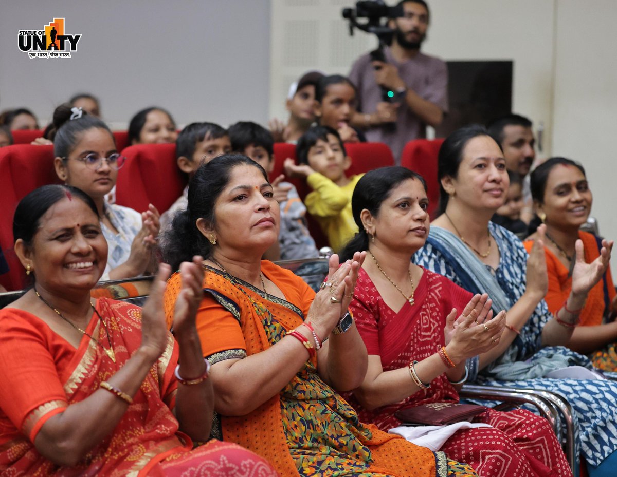 souindia's tweet image. Theatrical brilliance met cultural celebration at Ekta Nagar as visitors enjoyed the drama “Dikri Jena Gher, Ena Gher Leela Lahar” during Monsoon Festival 2025. 
#MonsoonFestival #MonsoonVibes #MonsoonMagic #EktaNagar #150YearOfSardarPatel