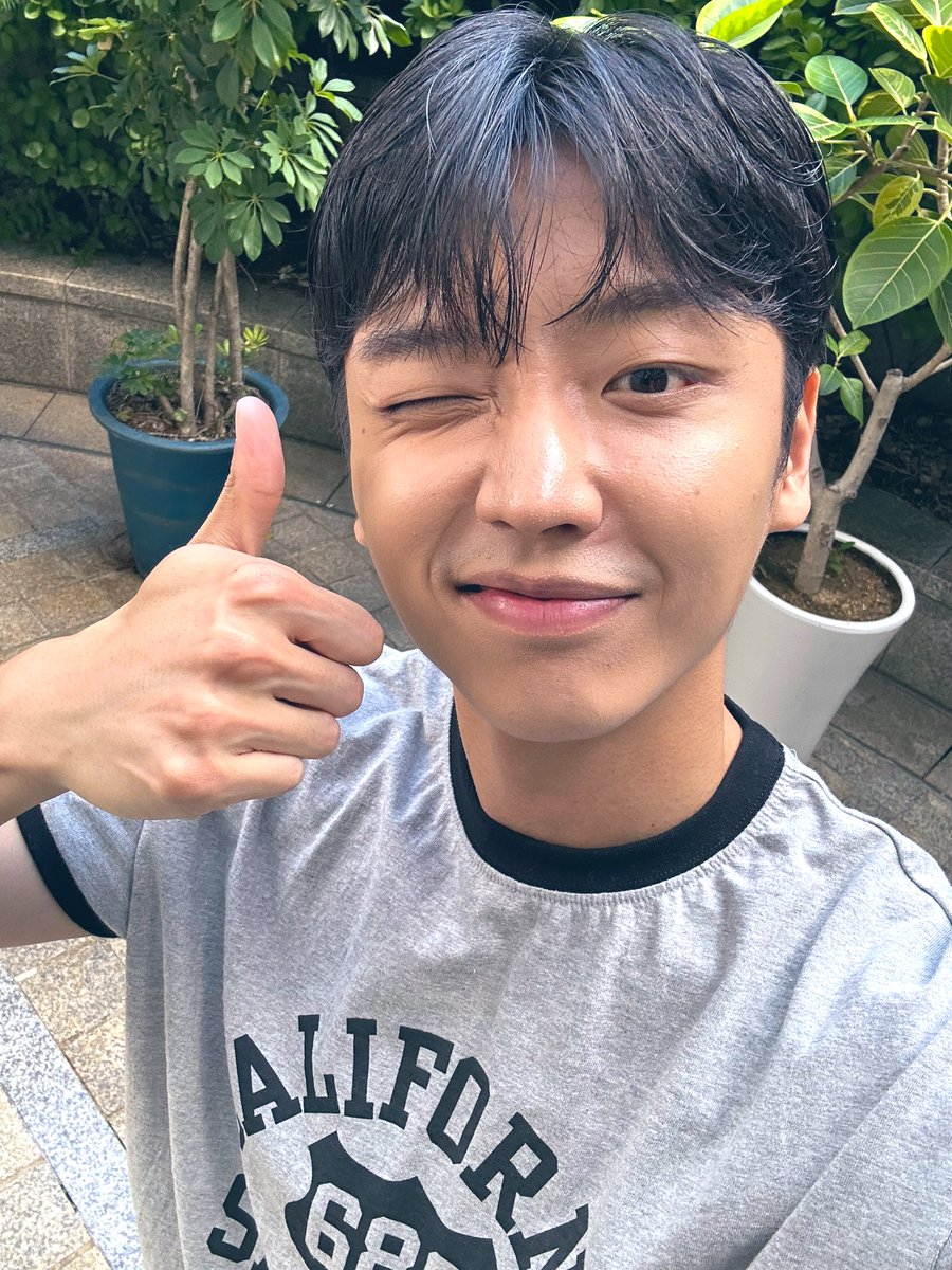 Sophie97582845's tweet photo. 09/18/2025 이슨 미니 팬미 @arirangradio
Loooooong time no see, Jason✌️
#eson #Jason #Unison #이슨 #유니슨 #arirang #아리랑 #K_Poppin #CILY https://t.co/g4afklwtFd