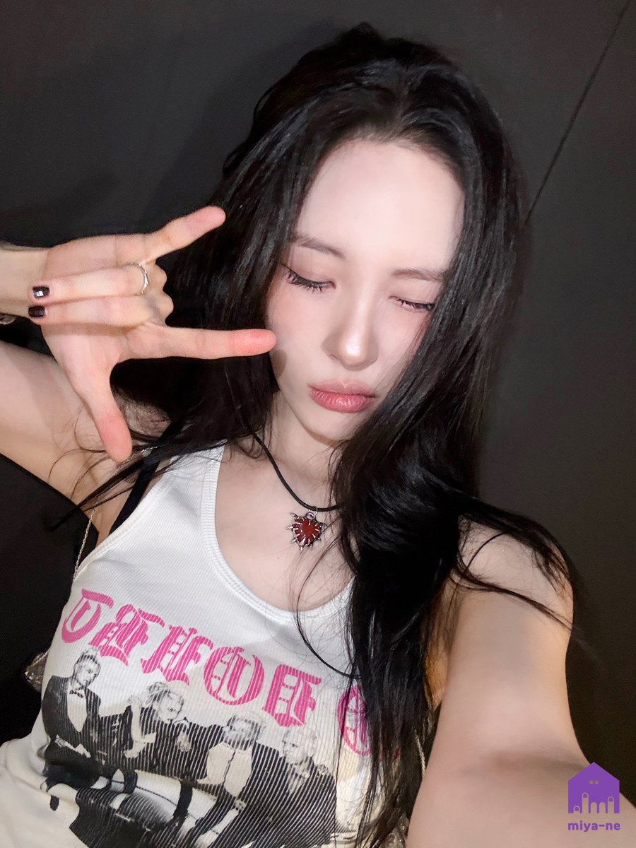 [PHOTO]
⠀
[miya-ne Only] SUNMI Digital Single ‘BLUE!’ SELFIE💙🩵
🔗weverse.io/sunmi/media/2-…
⠀
#선미 #SUNMI
#BLUE #miyane