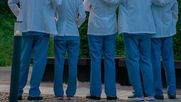 outfits so iconic you don't even need to see their faces