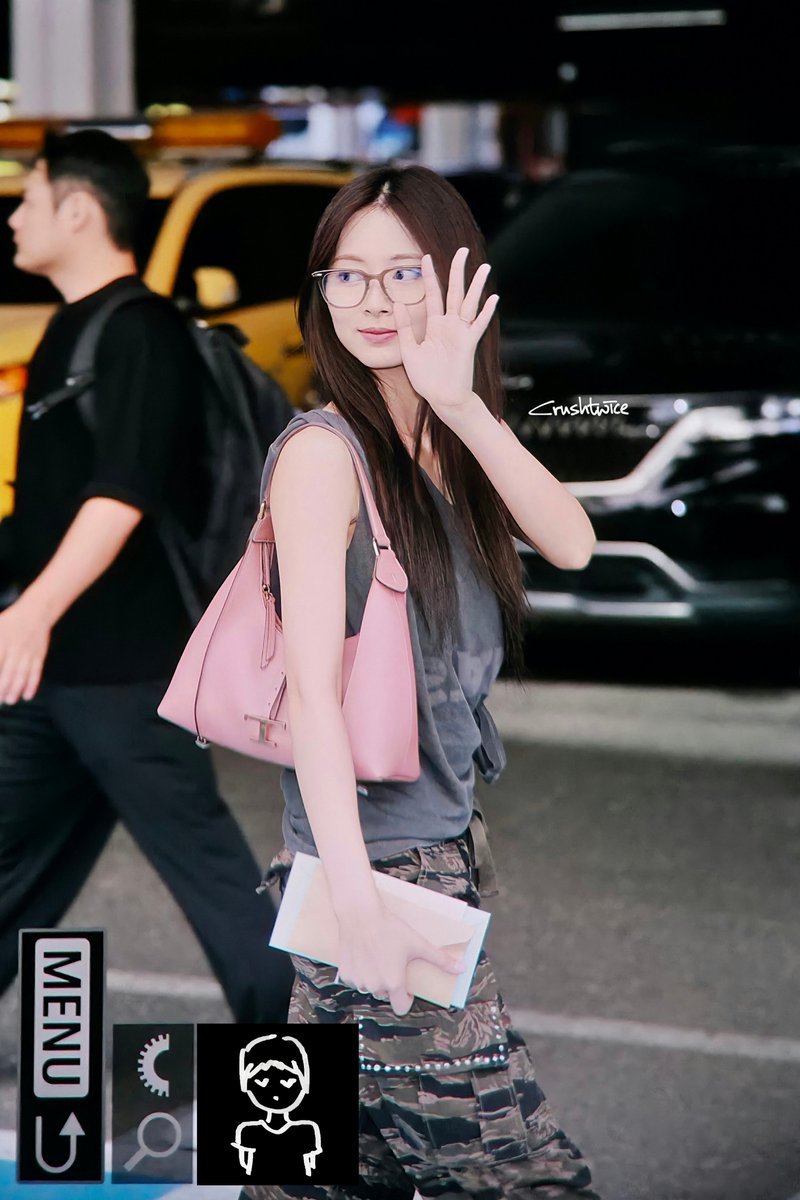 250918 PRE
Welcome back! 💙🧡
#쯔위 #트와이스 #TZUYU #TWICE #쯔버블
#THISISFOR