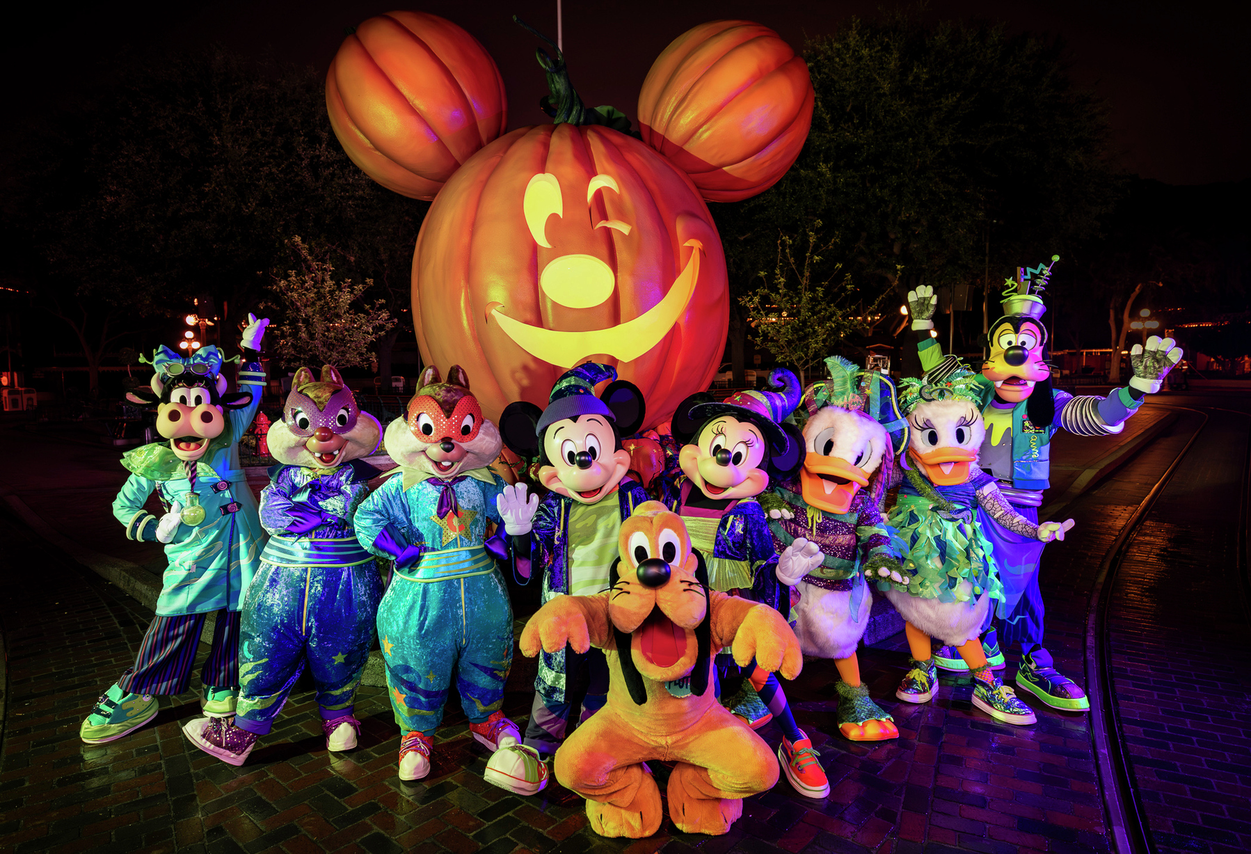 新品★ディズニークルーザー￼ イースター クリスマス ハロウィン アナ雪 七夕 ディズニー公式 on X: 