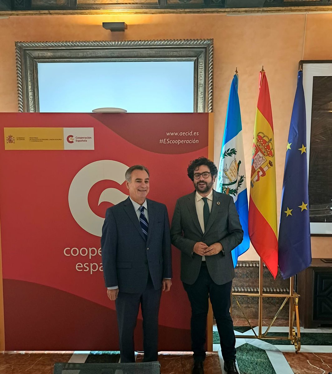 🇬🇹🤝🇪🇸 #Guatemala es un socio clave de <a href="/AECID_es/">AECID</a> <a href="/CooperacionESP/">Cooperación Española</a> desde hace décadas. Trabajamos juntos en favor de la inclusión social, la nutrición, la igualdad de género, los derechos de los pueblos indígenas o la democracia.

Ayer recibimos a su embajador, Jorge Skinner-Klée.