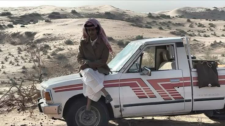 للمحنكين كم موديل السياره 
والمكان وين ؟