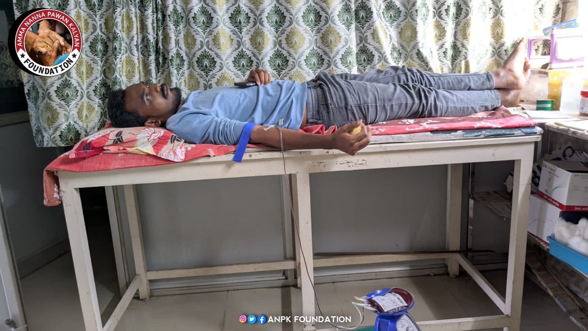 ANPKFoundation's tweet photo. పాలకొల్లు, బృందావనం హాస్పిటల్‌లో రక్తహీనత సమస్యతో చికిత్స తీసుకుంటున్న టి.సుజాత (52) గారికి B+ve రక్తదానం చేసిన ముళ్ల జాషువా గారికి హృదయపూర్వక ధన్యవాదాలు. https://t.co/LaqFbd4eWP
