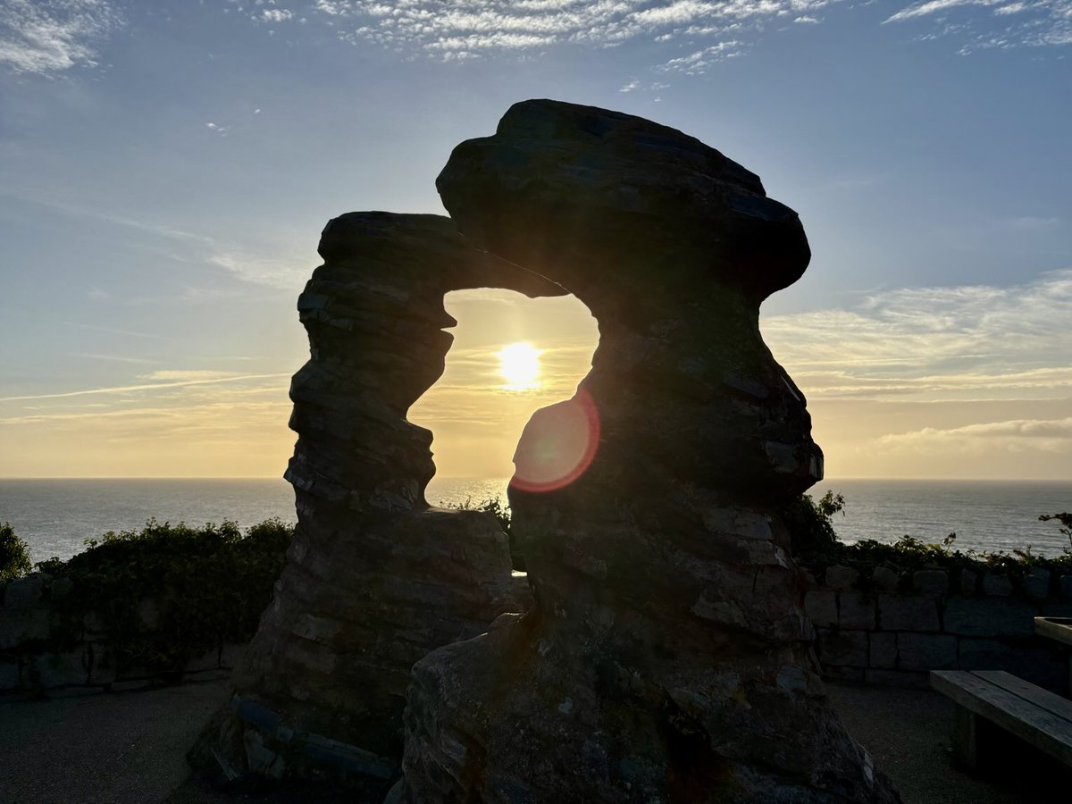 Mild and sunny Thursday bloody fridge Newcastle County Down ⁦<a href="/bbcniweather/">BBC NI Weather</a>⁩ ⁦<a href="/barrabest/">Barra Best</a>⁩ ⁦<a href="/WeatherCee/">Cecilia Daly</a>⁩ ⁦<a href="/geoff_maskell/">Geoff Maskell</a>⁩ ⁦<a href="/MetMattTaylor/">Matt Taylor</a>⁩ ⁦<a href="/Louise_utv/">Louise Small</a>⁩ ⁦<a href="/BBCTheOneShow/">BBC The One Show</a>⁩