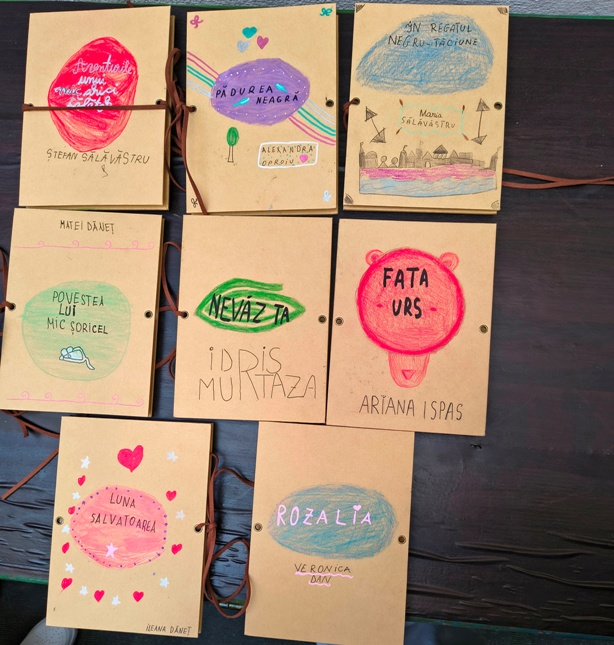 În septembrie, copiii au scris și desenat povești. În octombrie, reluăm provocarea, cu povești fioroase de #halloween. Scriitoarea Ana Maria Sandu și ilustratoarea Oana Ispir îi așteaptă pe copiii peste 9 ani la atelier, detalii aici👉motanov.ro/portfolio/scri…