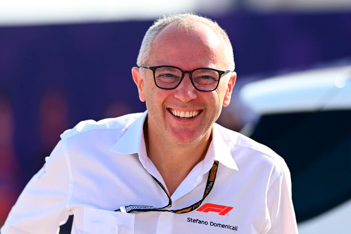 FormulaDirecta's tweet photo. 🚨 Stefano Domenicali, empeñado en cambiar el formato de la Fórmula 1: "A los jóvenes no les interesa seguirlo todo a menos que haya acción continuamente"

"En la última reunión de la Comisión de la F1, discutimos ideas que, en cierto modo, son realmente locas".

"Cuanto más nos deshagamos de nuestros convencionalismos, mejor podremos captar la atención de los más jóvenes".

[@GoodwoodRRC]

#F1