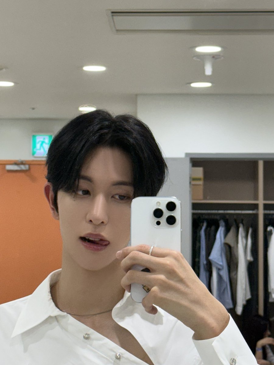 MEMBERS_8TURN's tweet photo. 안녕 일렉하🥹

#8TURN #에잇턴 #エイトターン
#경민 #KYUNGMIN #ギョンミン https://t.co/RQ5Yrx3xgh