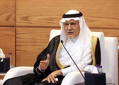لله ثم للتاريخ :

الأمير تركي الفيصل قالها بكل صراحة ووضوح :"إذا  استمرت سياسات دول #الخليج_العربي في توظيف الوافدين على حساب المواطنين ستصبح شعوب الخليج أقليات في بلدانها"..!!