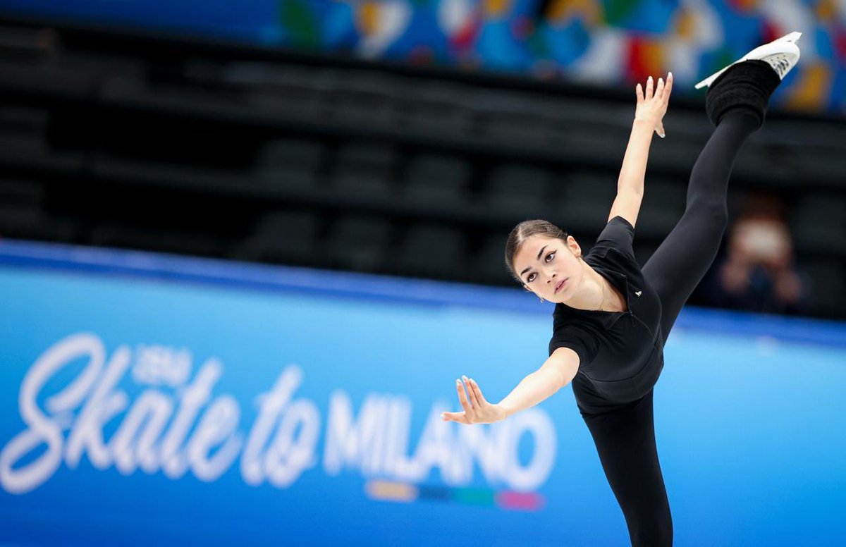 findingfigures's tweet image. была ли Аделя хоть когда-то в числе моих любимых фигуристок? определённо нет

чувствую ли я чувства, смотря на все эти фотографии с тренировки в Пекине? определённо да