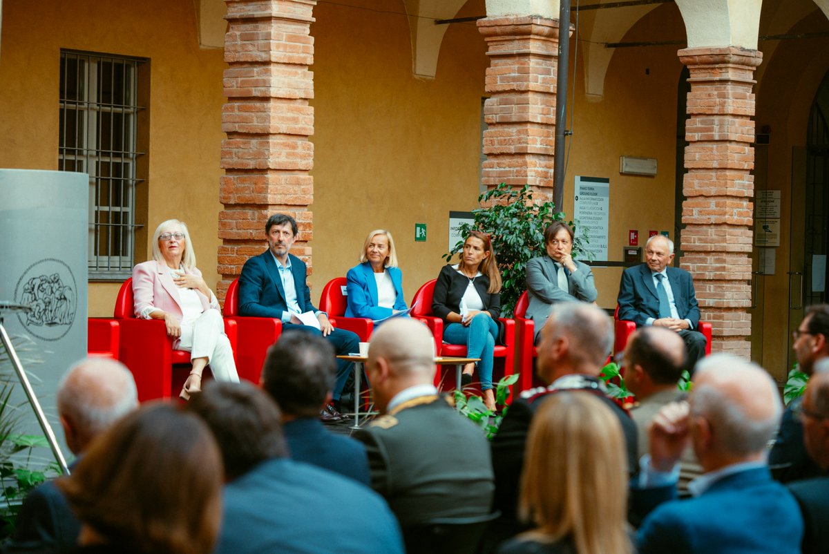Piacenza celebra 25 anni di Politecnico: con lo sguardo rivolto al futuro, puntiamo a un campus che sia ancora più accogliente e proiettato in una dimensione internazionale.
liberta.it/news/attualita…