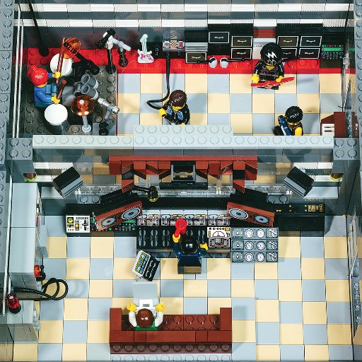 musicaudiostory's tweet photo. ๐๏ธ Studio Session Today!
#LEGO #recordingstudio #thursdaymotivation #legophoto #recording #lovelego #recordingartist #audiobooks #studio #thursdayvibe #audiobook #StudioLife #composers #musicians #rockband #mixingdesk #soundengineers #producers #artists #legos #ThisMorning https://t.co/2VcXUgGh90