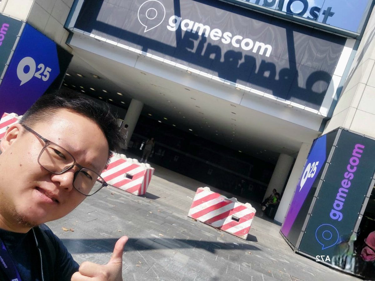 GUStudiolevel's tweet photo. What an amazing experience! 🎉
We showcased 3 games at Gamescom Cologne 2025 🇩🇪, proudly representing Indonesia at the Indonesia Booth 🇮🇩.
This journey opened doors for new connections, collaborations, and inspiration. 🚀

#Gamescom2025 #IndonesiaBooth #GameDev #indiegame https://t.co/whNbYawV4r