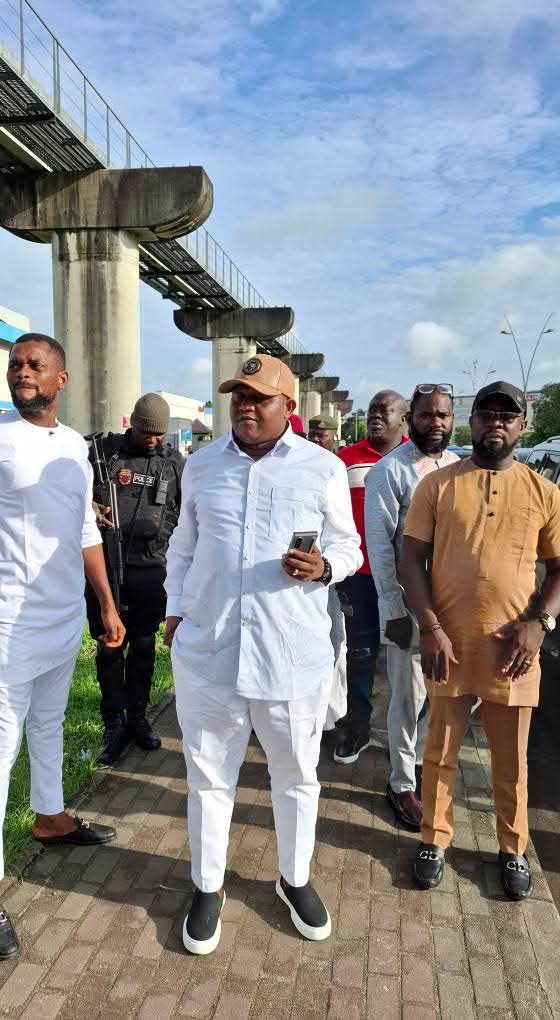 Big_Sinudo's tweet image. AMB. Chijioke Ihunwo arrives government house, for the celebration of Sir Siminalayi Fubara reinstatement as the governor of Rivers State.

#SimFubara