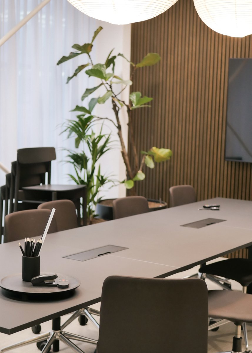 Edge_Workspaces's tweet image. Elegant, cozy, sustainable. warm, professional, smart.
All these features - one workspace.

Thanks to @nornorm - and our recent cooperation - for these beautiful pictures!
#EDGEWorkspaces #WhereWellbeingWorks