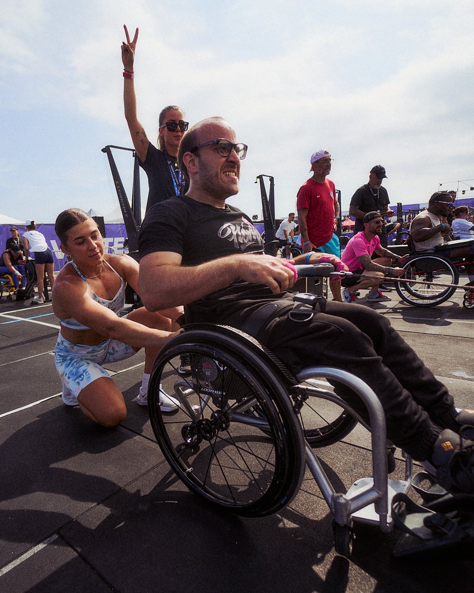 Más de 1.700 atletas (200 de los cuales adaptados), 19.000 espectadores durante todo el fin de semana y 700 voluntarios; 20 SkiErgs y 20 RowErgs. Estas son las cifras de WODcelona.
WODcelona es poderosa.
#SkiErg #RowErg
#VermontC2 #Concept2España