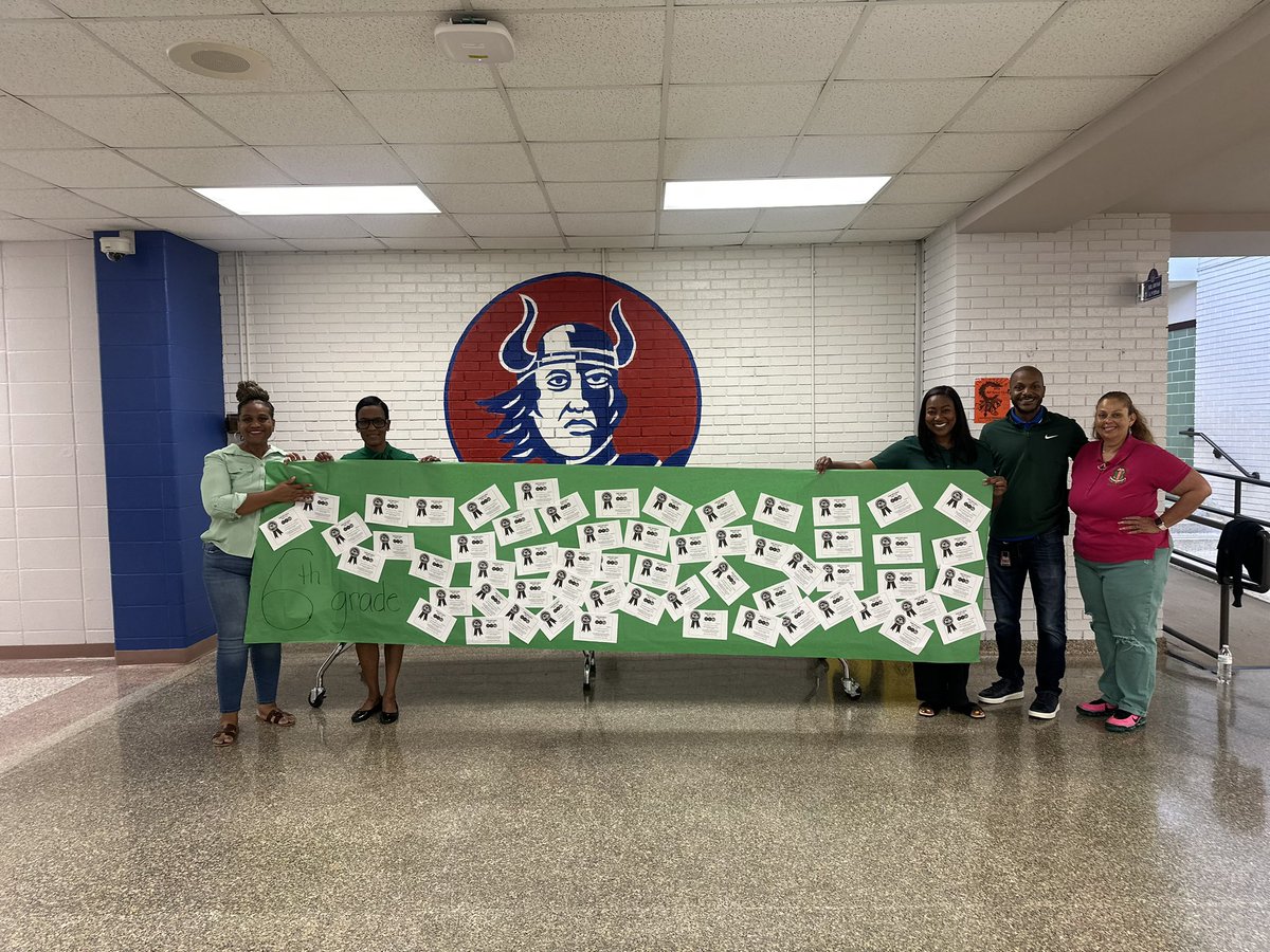 DonnaBolden10's tweet image. Leading by example! 💚 Our Principal proudly signed the #StartWithHello Promise, showing commitment to building a welcoming and inclusive school community. #HelloWeek #SayHello”@sandyhook