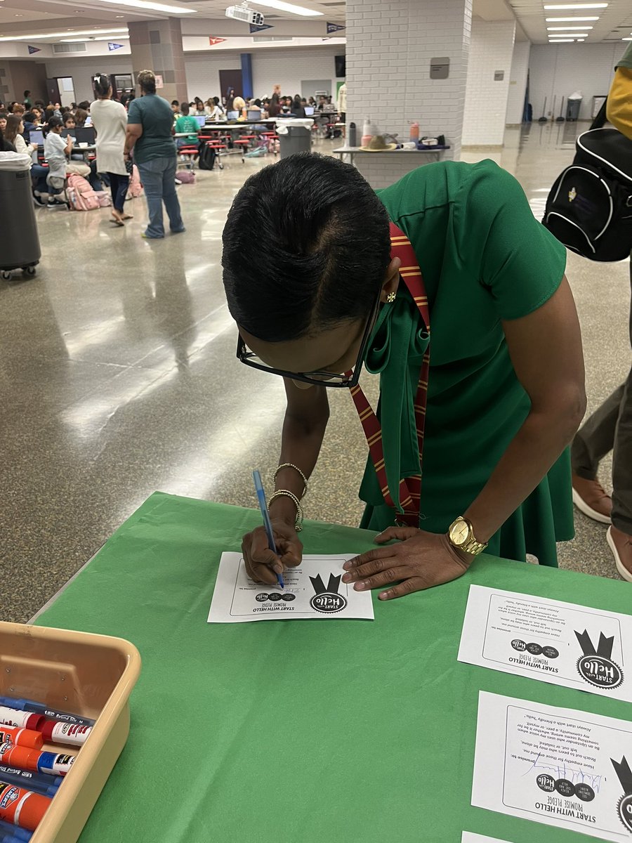 DonnaBolden10's tweet image. Leading by example! 💚 Our Principal proudly signed the #StartWithHello Promise, showing commitment to building a welcoming and inclusive school community. #HelloWeek #SayHello”@sandyhook
