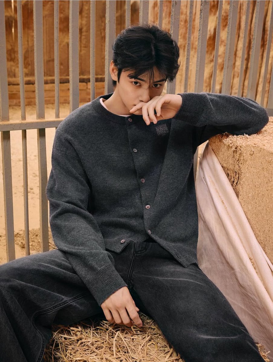 25.09.18 [CHA EUNWOO x MARITHÉ]

Marithé Japan IG:

[MARITHÉ+FRANÇOIS GIRBAUD 2025 FALL CAMPAIGN]

BASIC ROUND NECK CARDIGAN charcoal

#CHAEUNWOO #차은우 #마리떼 #Marithe
<a href="/CHAEUNWOO_offcl/">CHA EUN-WOO OFFICIAL</a>
<a href="/marithe_jp/">MARITHÉ＋FRANÇOIS GIRBAUD JAPAN</a>