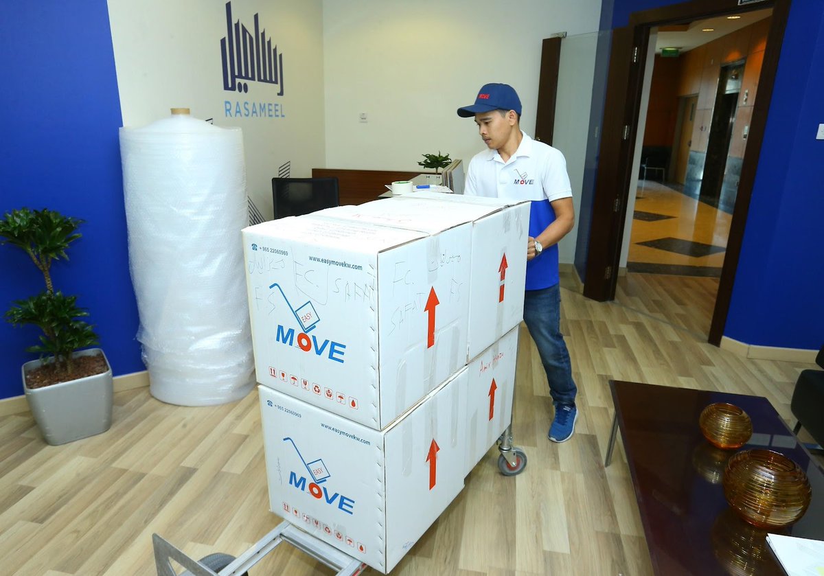 Don't compromise safety by skimping on packing materials. Ensure a secure move with professional-grade supplies.