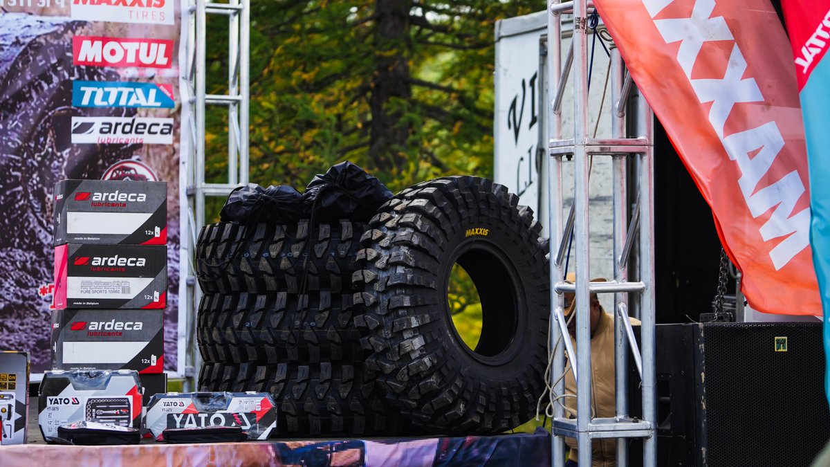 MaxxisMongolia's tweet photo. 🏆 “ЗЭРЛЭГ” 4Х4 – ЯЛАЛТЫН АГШИН!
Бартаа саад бэрх замыг давж, шороо тоосыг ардаа үлдээж,
эр зориг, ур чадвараараа ялалт байгуулсан жолооч нарт баяр хүргэе!
Энэ бол өөрийгөө ялан дийлсэн торгон агшин!
#ЗЭРЛЭГ4х4 #БартаатЗамынЯлалт #OffroadMongolia #Adrenaline https://t.co/DLLx9mIIND