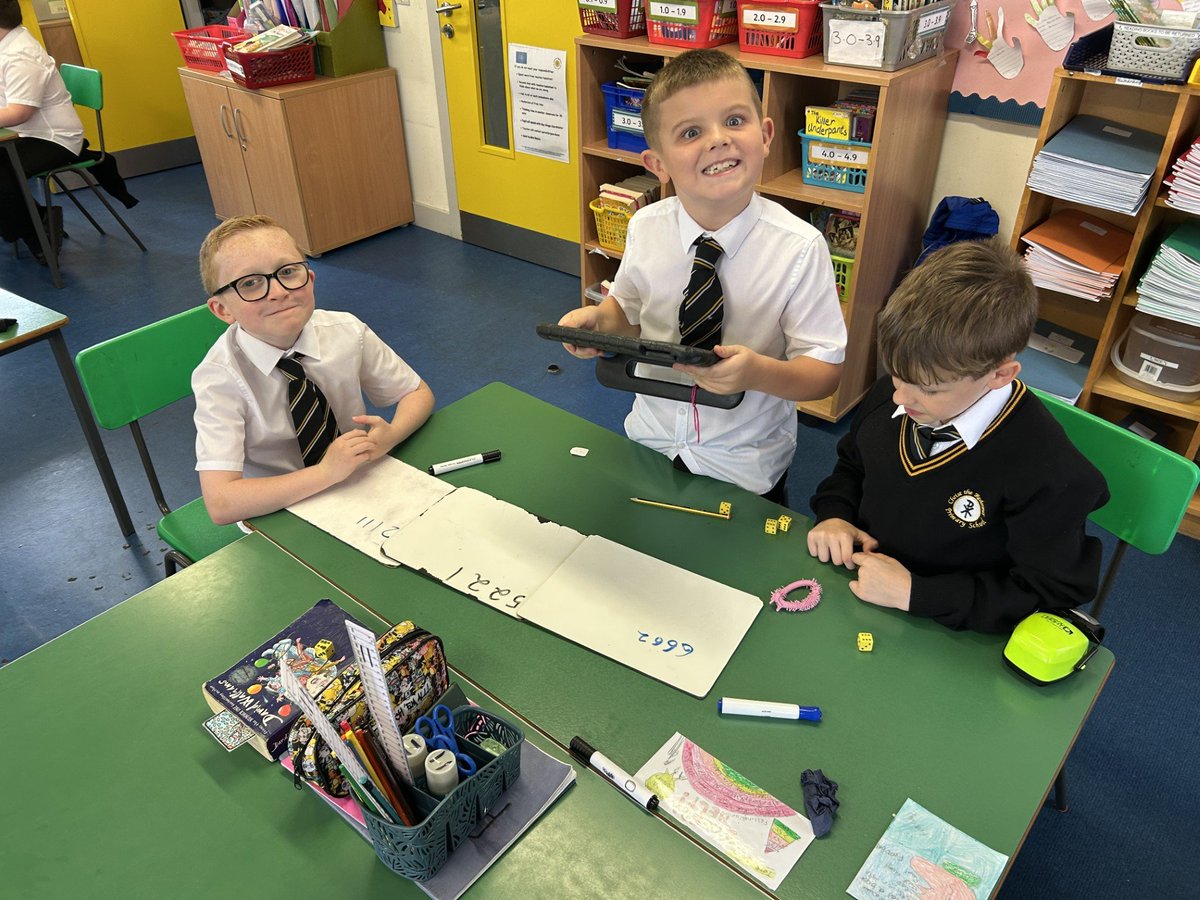 ctrps1's tweet image. P5D have been loving their practical place value activities — hands-on learning at its best! 🧠🔢 #MathsIsFun #PlaceValue #ActiveLearning
