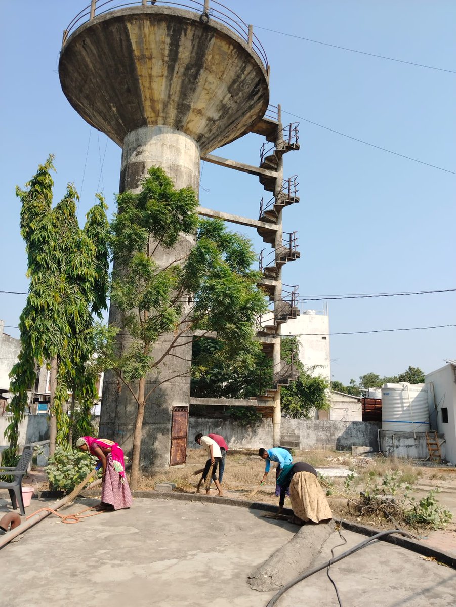 આજરોજ "સ્વચ્છતા હી સેવા" કાર્યક્રમ અંતર્ગત માંગરોળ તાલુકાના વિવિધ  ગામોમાં સ્વચ્છતા રેલીનું અને ગામ સફાઈનું આયોજન કરવામાં આવ્યું. #SwachhataHiSeva2025 #SHSGujarat2025