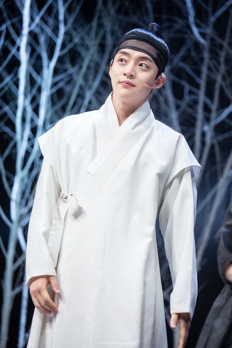 240602 #난설 무대인사                                               

허균 #윤재호

똘망똘망 귀여워 🤍