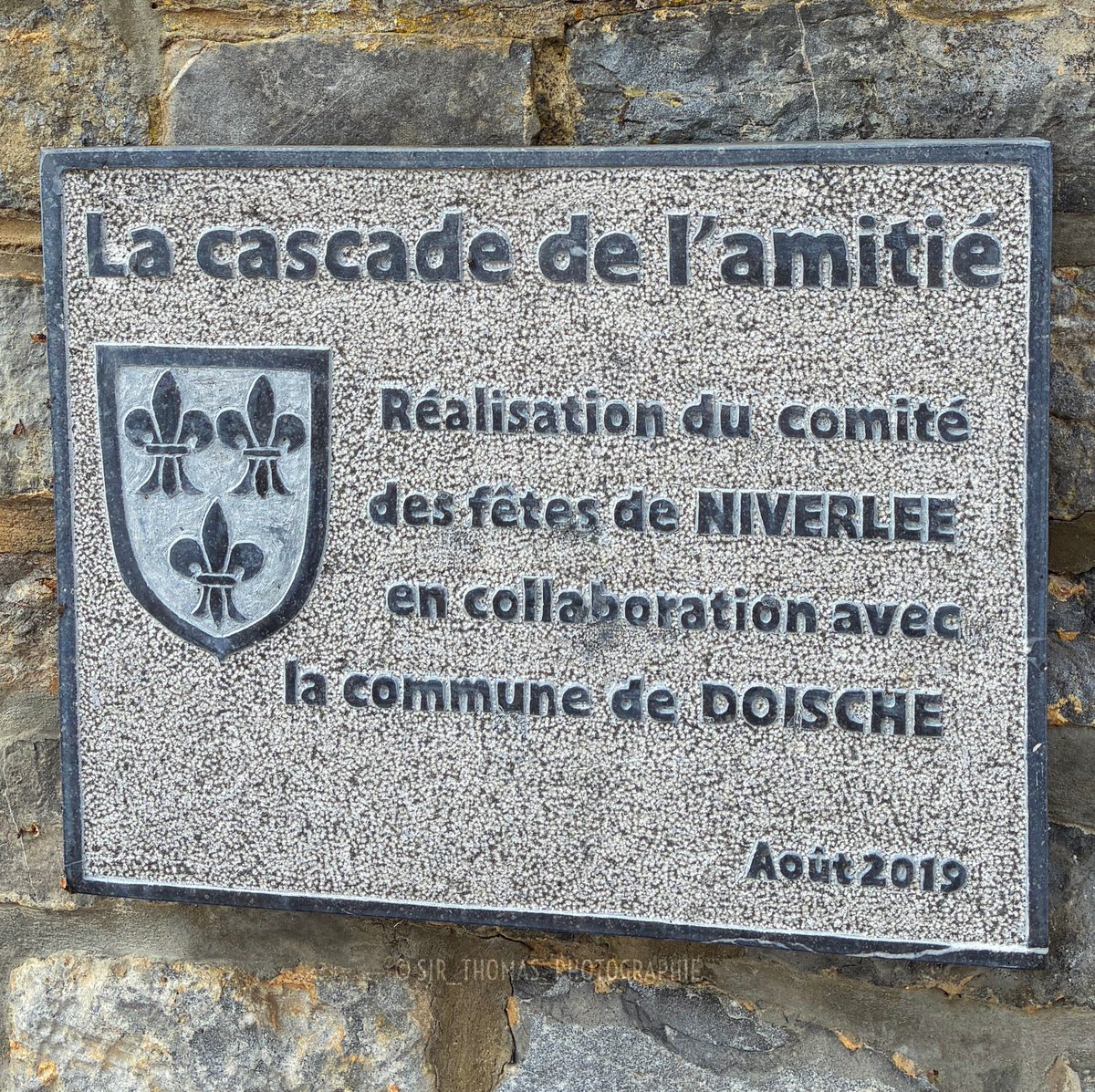 En toute amitié !
Les beaux villages de France et de Belgique.
Ci-dessous, quelques photos non retouchées prises aux alentours de Doisch, une commune francophone de Belgique 🍻