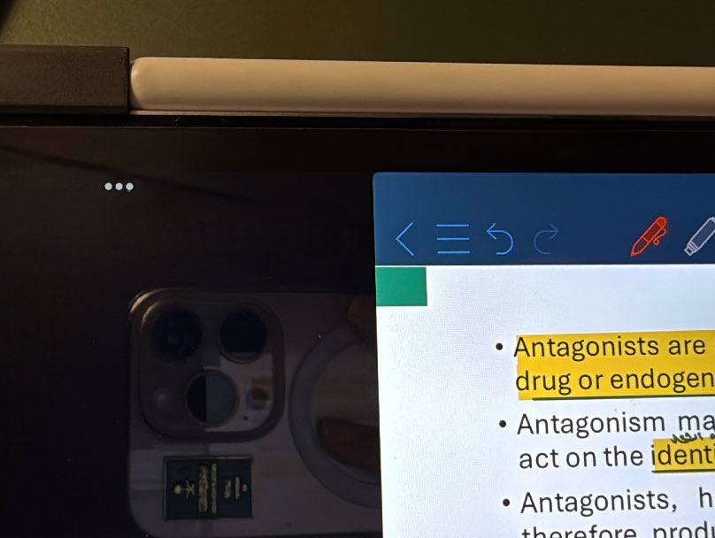 سنينُ الجَهدِ إن طالت ستطوى
لها أمدٌ وللأمد انقضاءُ
لنا بالله آمالٌ وسلوى
وعندَ الله ما خابَ الرّجاءُ