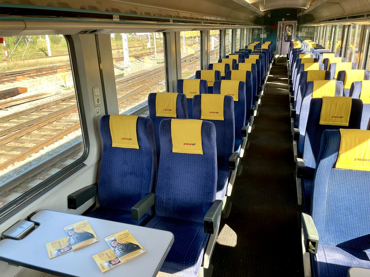 🔥🔥 Stało się: RegioJet wjechał do Polski i rozpoczął przewozy z pasażerami. Jak wam się podoba czeska konkurencja dla PKP Intercity❓
<a href="/PKPIntercityPDP/">PKP Intercity</a> <a href="/RegioJet/">RegioJet</a> 
#kolej #PKP #konkurencja