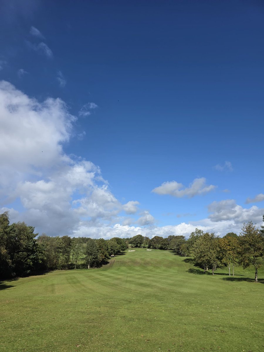 GolfLS18's tweet image. ☔️ The weather hasn’t been great this week, but this morning is off to a beautiful start — and the next couple of days are looking good too! 🤞

Why not join us for a round? 

visitors.brsgolf.com/horsforth#/cou…