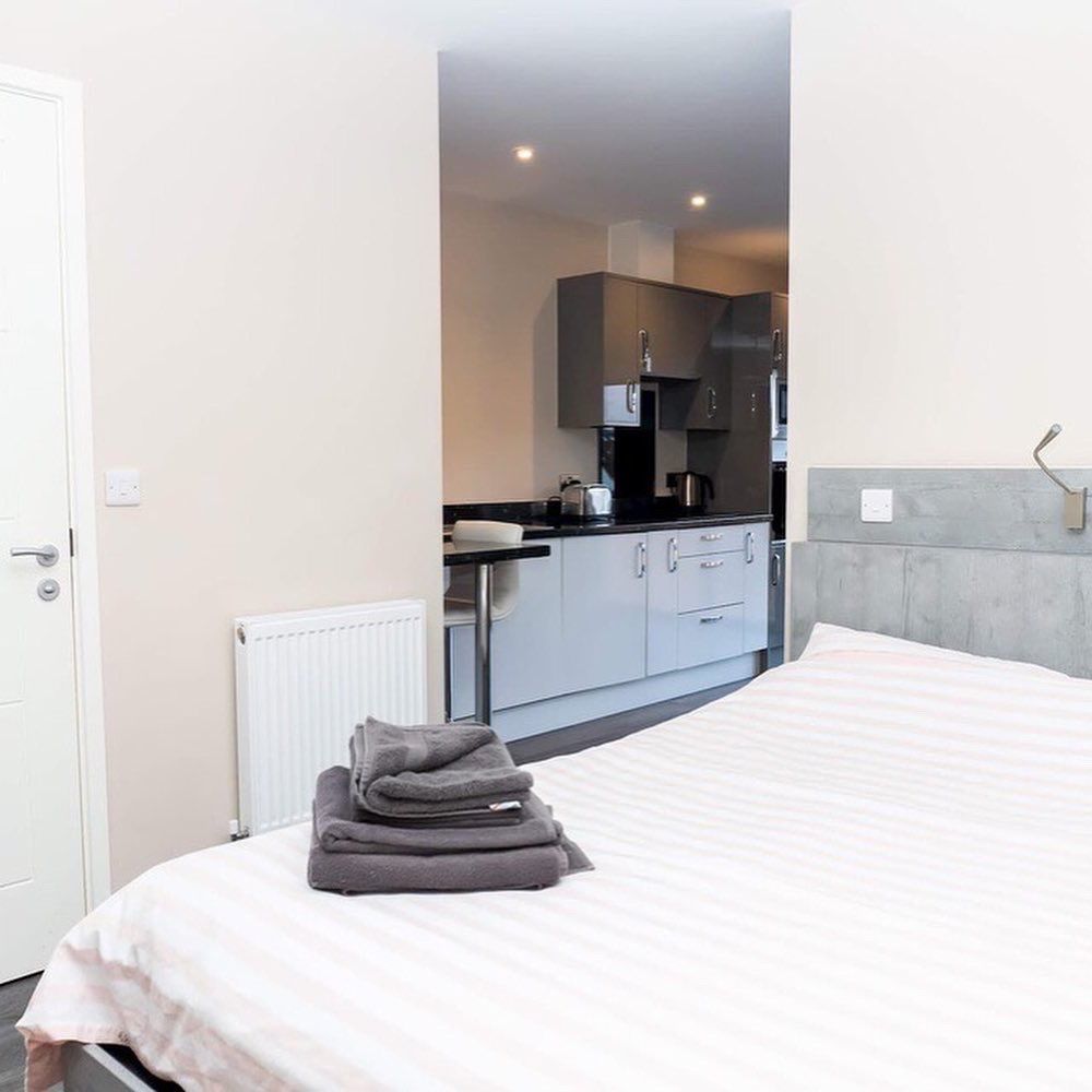 staylets1's tweet photo. Need a #homeawayfromhome?
#StayLets in Egham, #Surrey, is the ultimate choice for comfort, convenience, and style 🧡 Perfect for #businesstrips, #familyvisits, or #weekendescapes.
Book your stay conveniently online at https://t.co/H6AcWS8ycq, or call +44 (0)330 107 5622 https://t.co/jDOTnvehoY