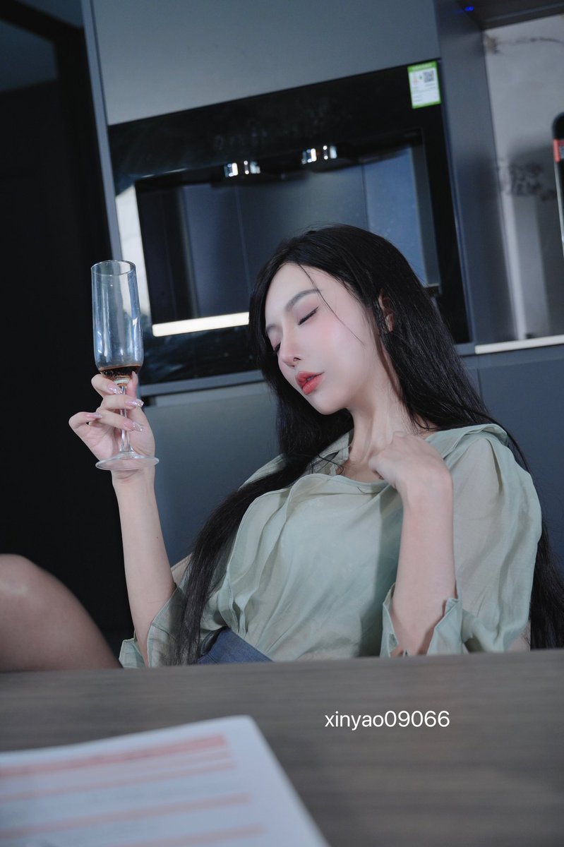 从不用香水 都没我的味道好闻
#瑶瑶写真 #王馨瑶本人 #定制系列