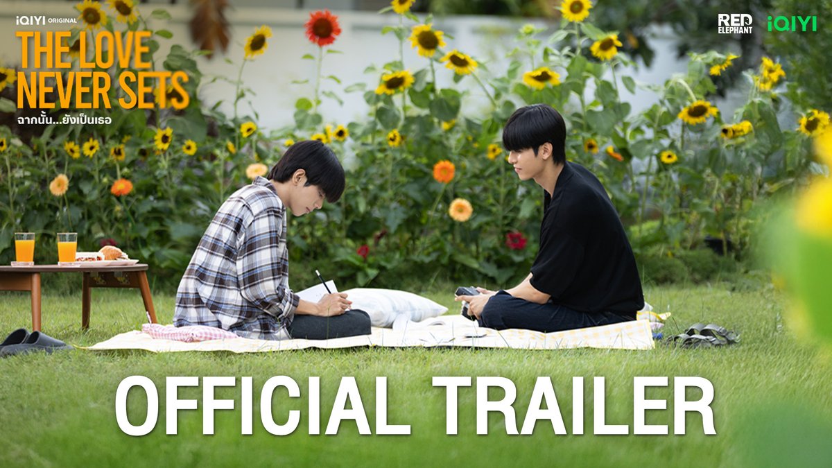 Official Trailer | iQIYI Original “The Love Never Sets ฉากนั้น…ยังเป็นเธอ”

“เมื่อไอซ์ (รับบทโดย เต้ วีรภัทร เติมมณีรัตน์) ต้องโคจรมาพบกับศัตรูเก่าอย่างเซนต์ (รับบทโดย จา พชร สวนศรี) ภายในรั้วมหาวิทยาลัย แถมยังถูกจับให้แสดงบทบาท ‘คนรัก’ ร่วมกัน ความสัมพันธ์ที่คลุมเครือระหว่าง