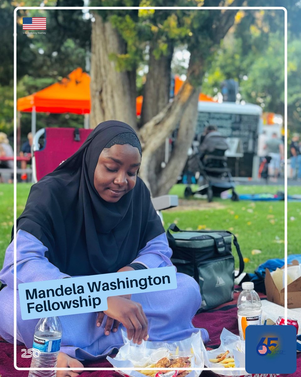 🍽️ Sharing a halal meal in the park, discovering flavors that bring people together. Food is a universal language of friendship. #CulturalExchange #HalalCuisine #FriendshipThroughFood #USNiger65 #MWF #MondayMemories

---

🍽️ Partager un repas halal dans le parc, découvrir des