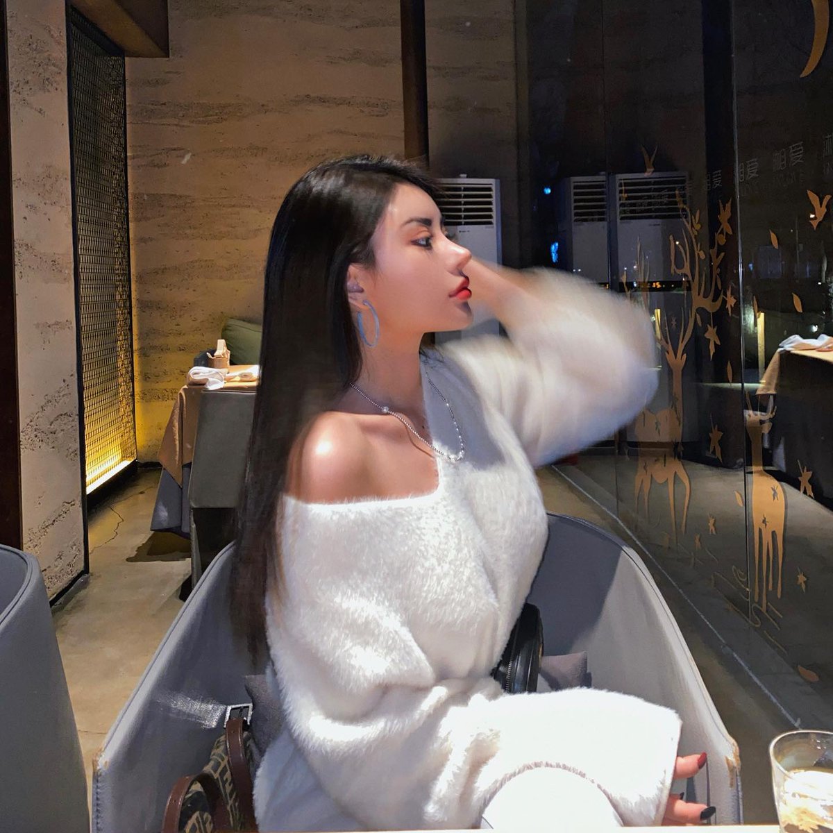 BJanita29235's tweet image. Falling for you, effortlessly.
#ChicStyle #ModelSpotlight