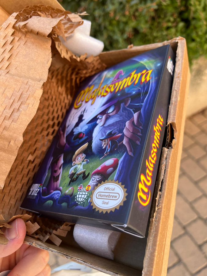 If we reach 1,000 followers, we'll raffle off a pair of #malasombra digital among those who retweet this tweet and follow us.

Come on, we've got nothing to lose!