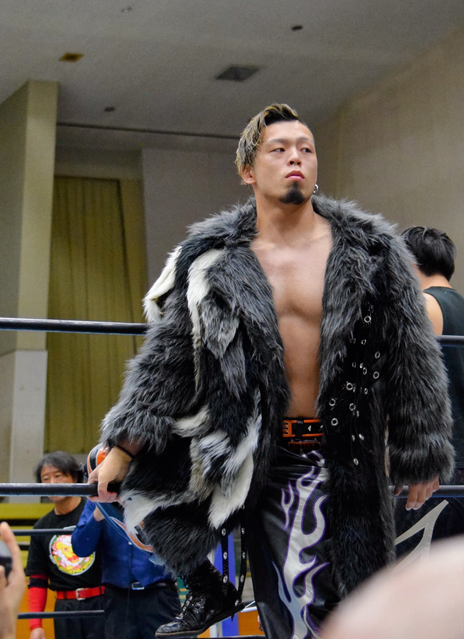 藤田晃生選手 アクリルスタンド シンニチプレミアムストア】BOSJ32優勝！藤田晃生選手の記念