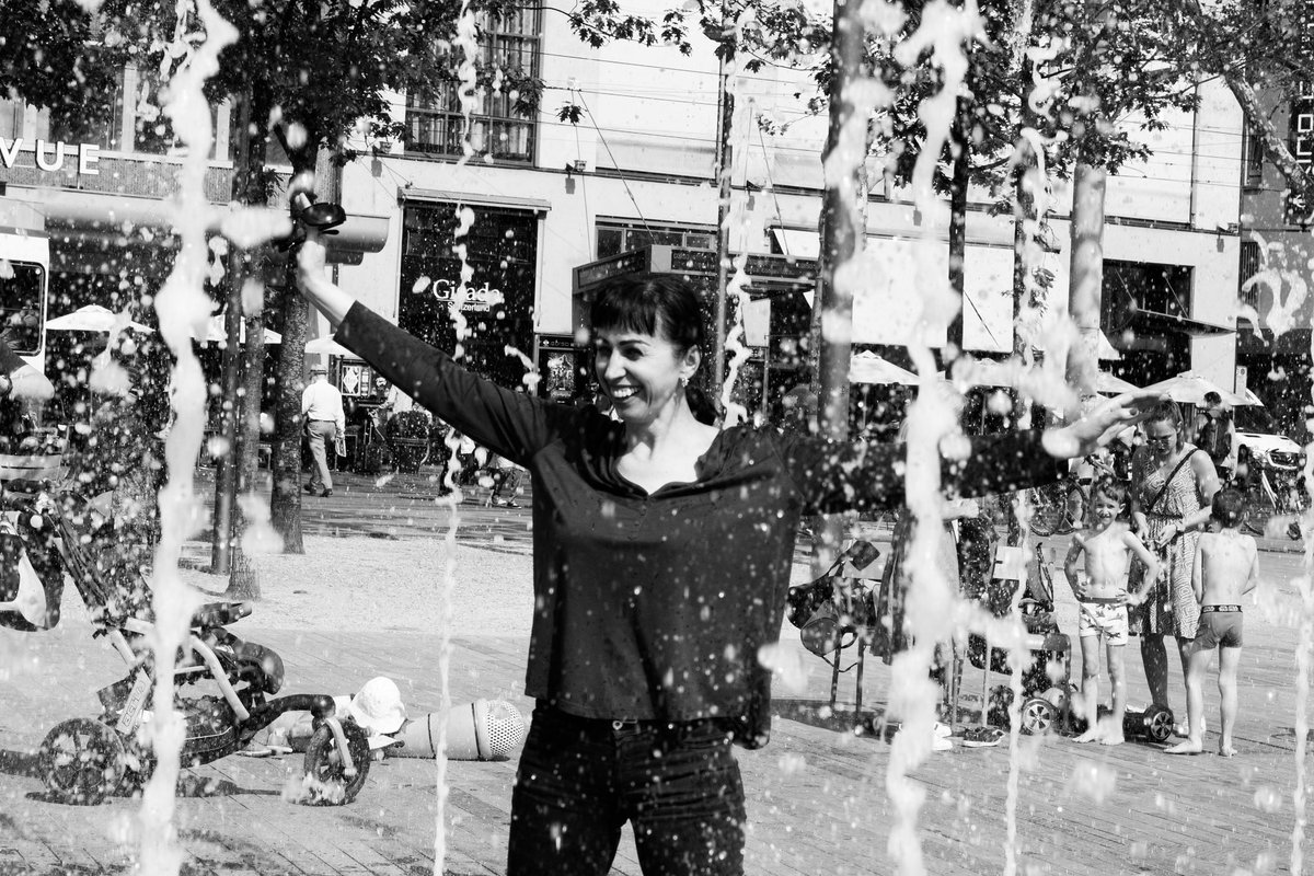 Ein Herzens-Projekt beginnt...
„Metamorphose – Gesehen. Berührt. Verändert.“ ist eine fotografische Einladung, sich im Wandel zu zeigen – ehrlich, berührbar, lebendig. 
Ausstellung an der Photo26.

…wer Freude hat, an diesem Projekt teilzunehmen, darf sich gerne bei mir melden.