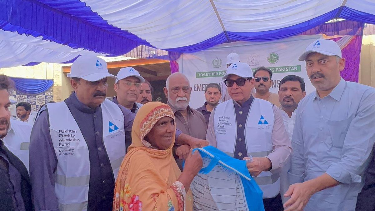 PPP Punjab (@ppppunjabsm1) on Twitter photo سیلاب متاثرہ علاقے بابو رائے پہنچ گئے سیلاب متاثرین میں پی پی اے ایف کی جانب سے امدادی سامان تقسیم کیا
<a href="/BBhuttoZardari/">Bilawal Bhutto Zardari</a> 
@RPA 
<a href="/S_HassanMurtaza/">Syed Hassan Murtaza</a> سیلاب متاثرہ علاقے بابو رائے پہنچ گئے سیلاب متاثرین میں پی پی اے ایف کی جانب سے امدادی سامان تقسیم کیا
<a href="/BBhuttoZardari/">Bilawal Bhutto Zardari</a> 
@RPA 
<a href="/S_HassanMurtaza/">Syed Hassan Murtaza</a>