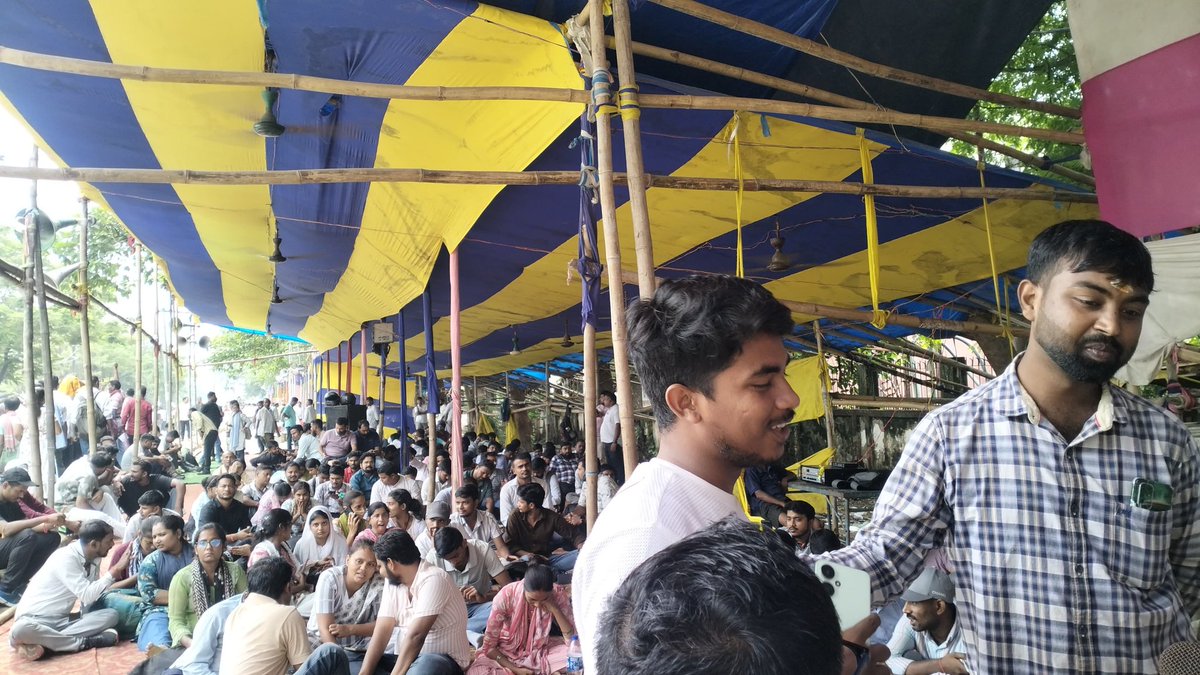 AjitClasses's tweet photo. @BiharRevenue @NitishKumar @sanjay_saraogi @IPRDBihar #LRC_Permanent सर्वे कर्मी को परमानेंट करे नहीं तो सरकार गिरा देंगे। https://t.co/ABtK3Zbr0R