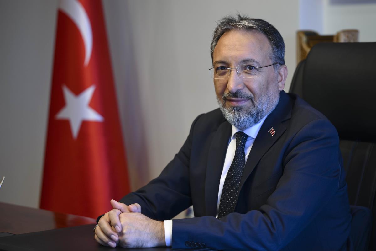 Diyanet İşleri Başkanlığına Prof. Dr. Safi Arpaguş atandı.

Cumhurbaşkanı Recep Tayyip Erdoğan’ın imzasıyla Resmi Gazete’de yayımlanan atama kararıyla, İstanbul İl Müftüsü Prof. Dr. Safi Arpaguş, Diyanet İşleri Başkanlığına atandı.

diyanet.gov.tr/tr-TR/Kurumsal…